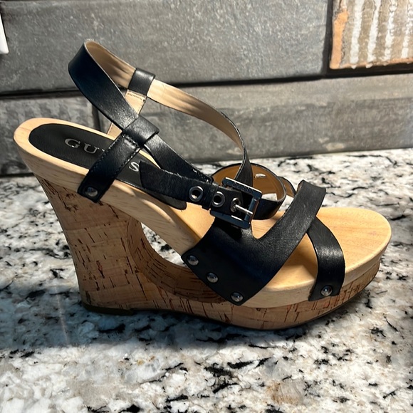 EUC Guess platform heels. Size 6.5. - Picture 1 of 2